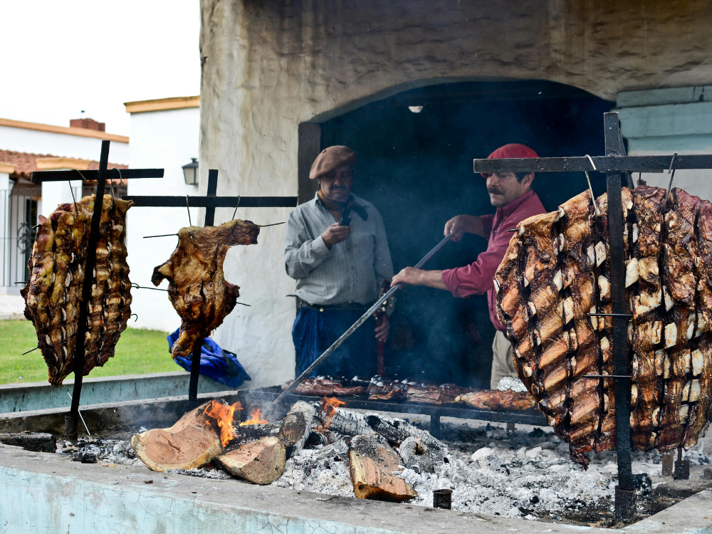 Asado Comidas Típicas da Argentina: 15 Sabores que Você Precisa Provar | Foto: Pexels