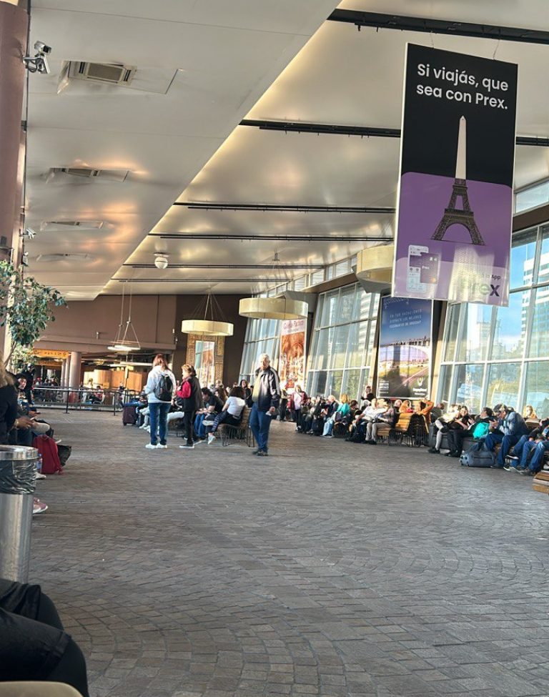 Sala de Embarque do Ferry de Buenos Aires | Foto: Arquivo Pessoal